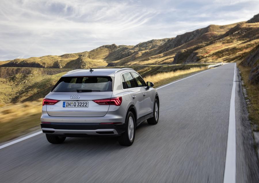  Audi Q3 Advanced 2018 года  (WW) (фото 36 из 46)